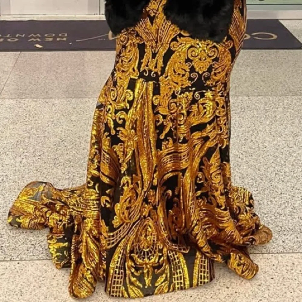 Pre-Loved Elegant Black and Gold Evening Gown - Picture 4 of 4